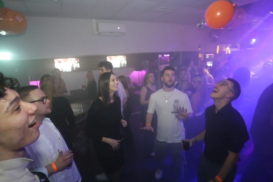 2025-11-18-club-aber-herzlich-eddi-0039.jpg