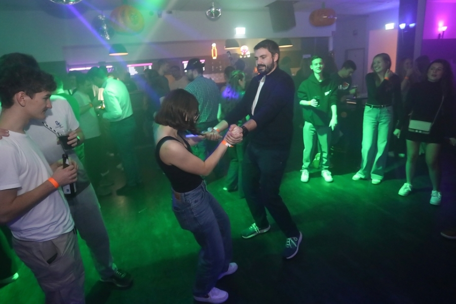 2025-11-18-club-aber-herzlich-eddi-0042.jpg