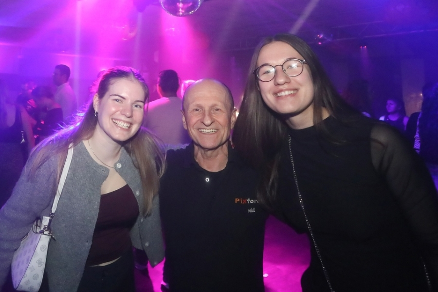 2025-11-18-club-aber-herzlich-eddi-0095.jpg