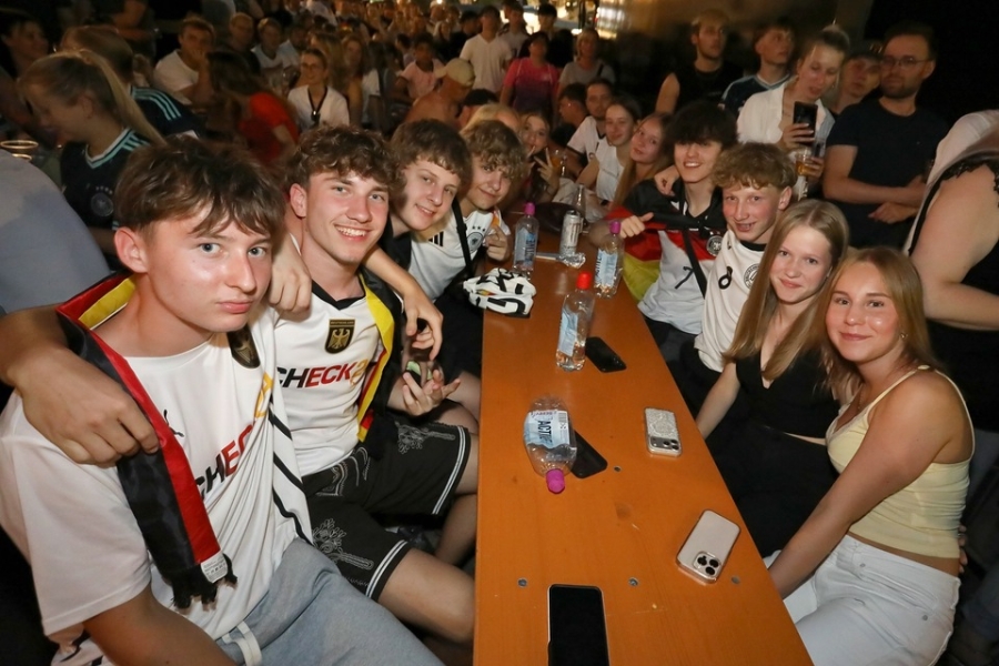 2026-06-25-public-viewing-eddi-0022.jpg